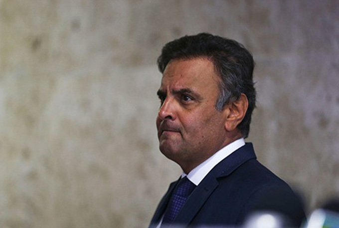 Defesa insiste que pedido de prisão contra Aécio seja levado ao STF