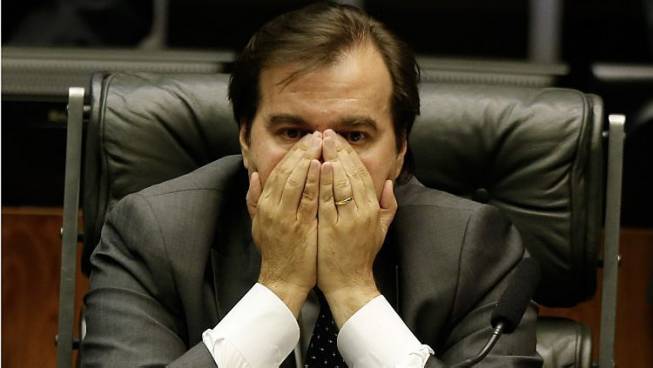 Câmara adia votação sobre reforma política