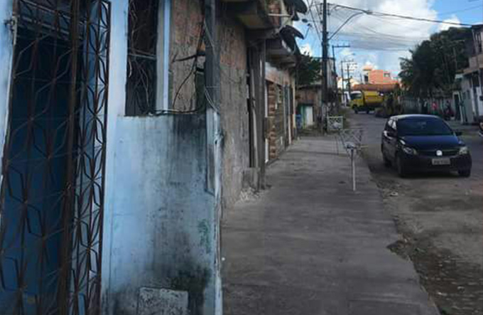 Jovem é assassinado a tiros dentro de casa