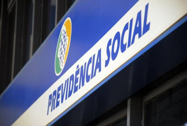 INSS convocará mais de 1 milhão de aposentados em todo o país