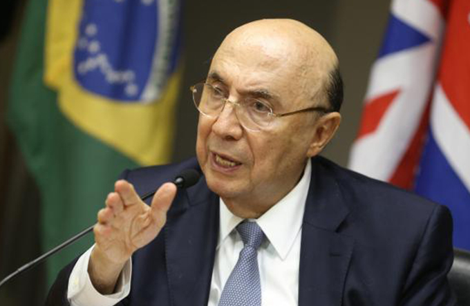 Governo estuda liberar saque do PIS e do Pasep para idosos
