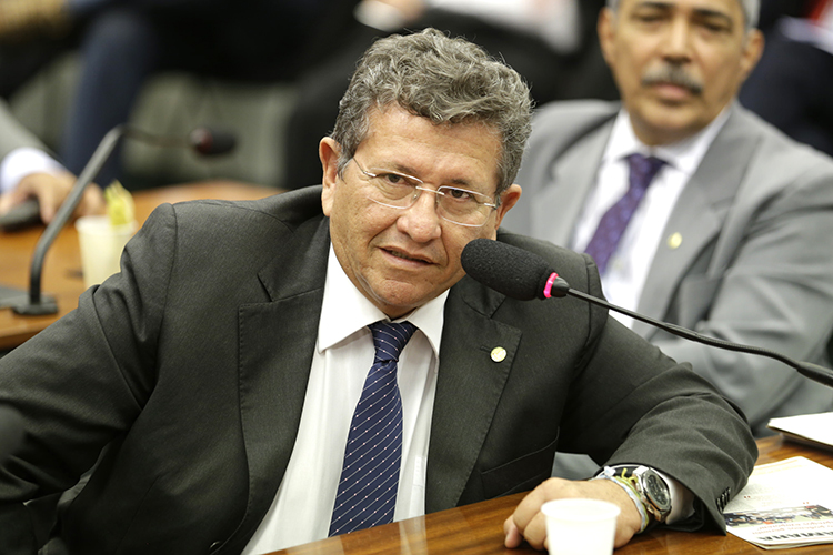 MPF pede prisão de Luiz Caetano por fraude em licitação 