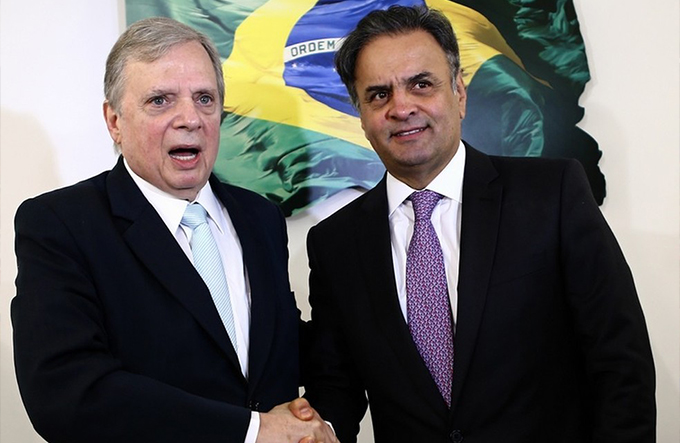 Aécio diz que Tasso fica na presidência do PSDB até dezembro