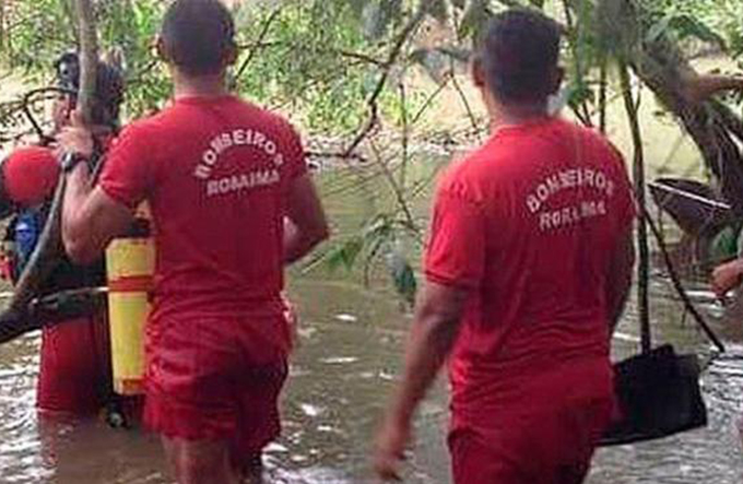 Quatro crianças morrem após canoa virar em rio em Roraima