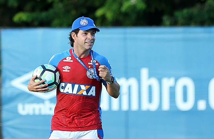 Preto é efetivado como técnico do Bahia