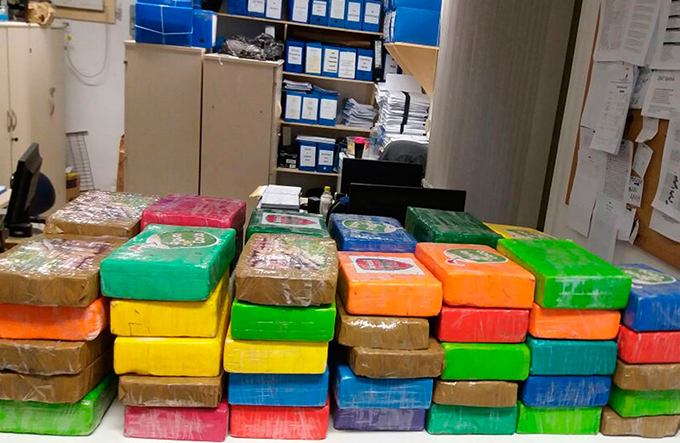 Cocaína avaliada em mais de R$ 1 milhão é apreendida em Táxi