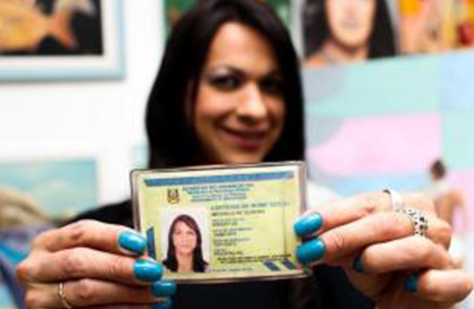 Mutirão para retificação de nomes de pessoas trans acontece em Salvador