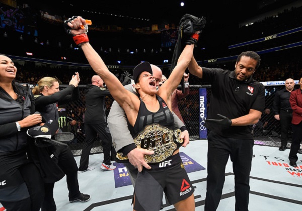Pojucana Amanda Nunes vence e mantém cinturão do UFC