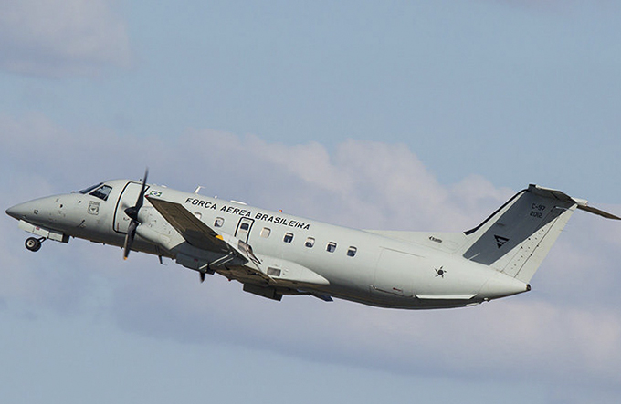 Avião da FAB é enviado para resgatar 60 brasileiros no Caribe