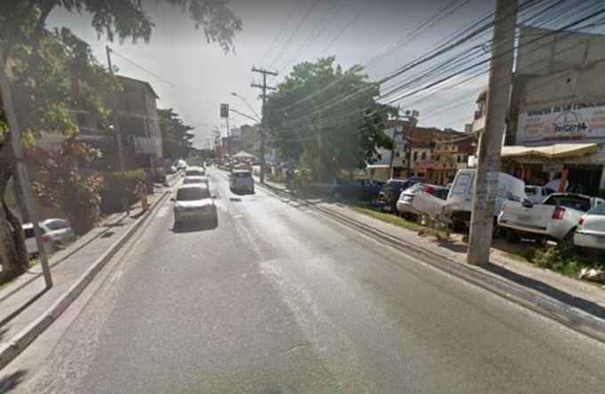 Pedestre reage a assalto e mata suspeito na avenida Jorge Amado