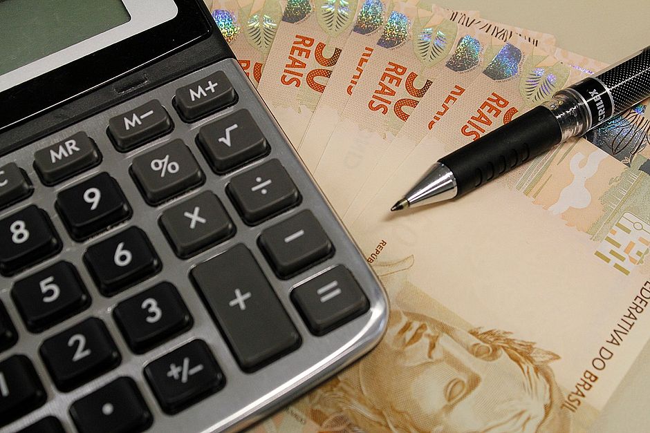 Brasileiros pagaram 1,5 trilhão de impostos este ano