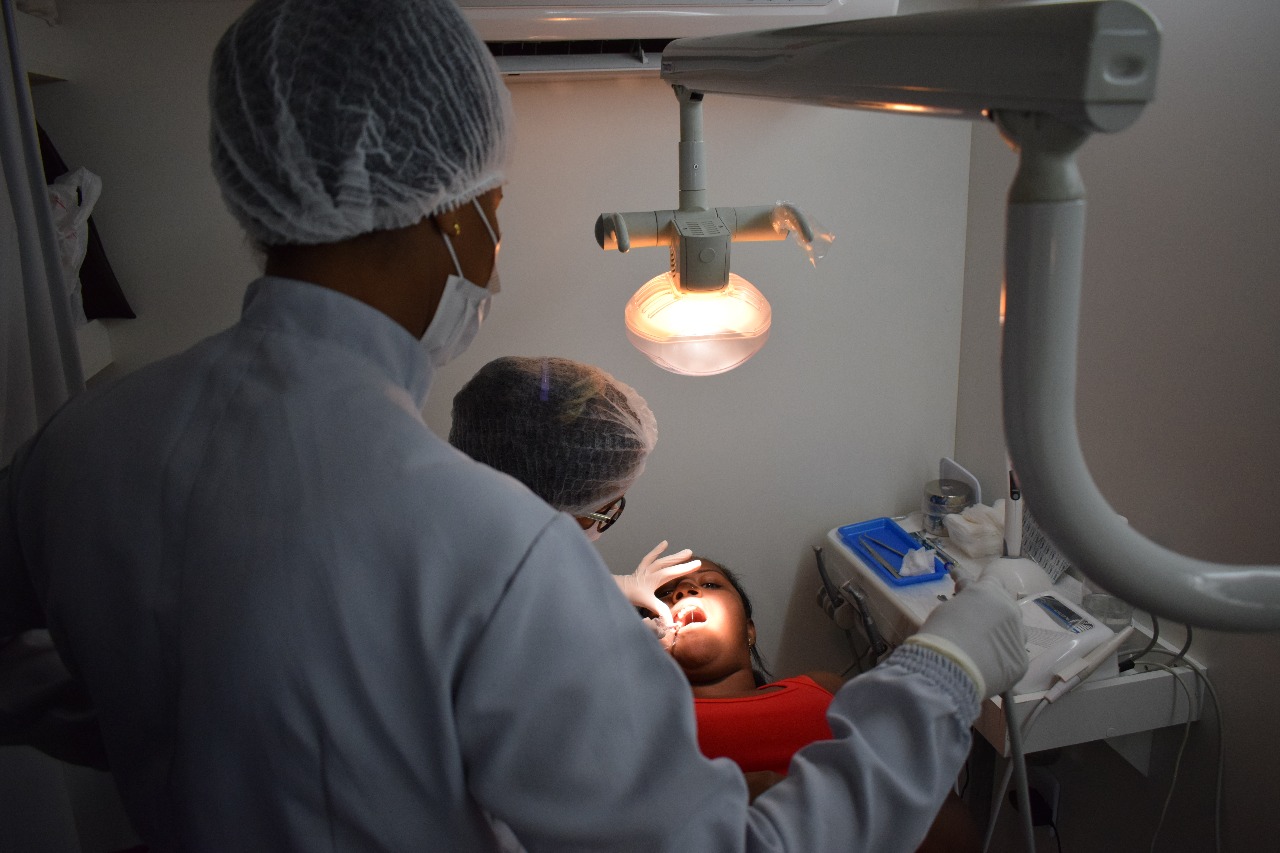 Odontomóvel atende mais de 100 pessoas em Imbassai