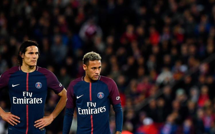 Mal-estar com Neymar isola Cavani no ataque do Paris Saint-Germain