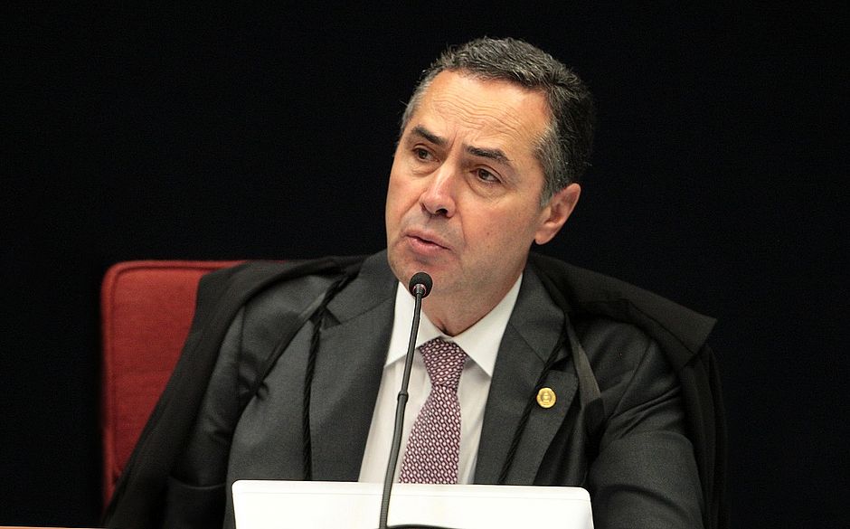 Brasil precisa desesperadamente da reforma política, diz Barroso
