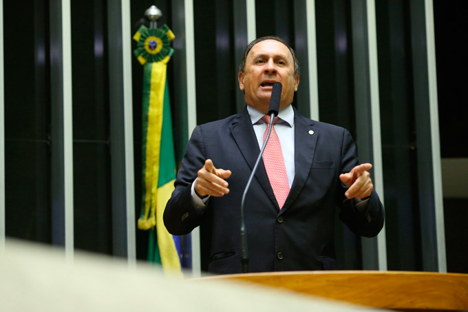 Gualberto denuncia articulações para frear 'Lava Jato'