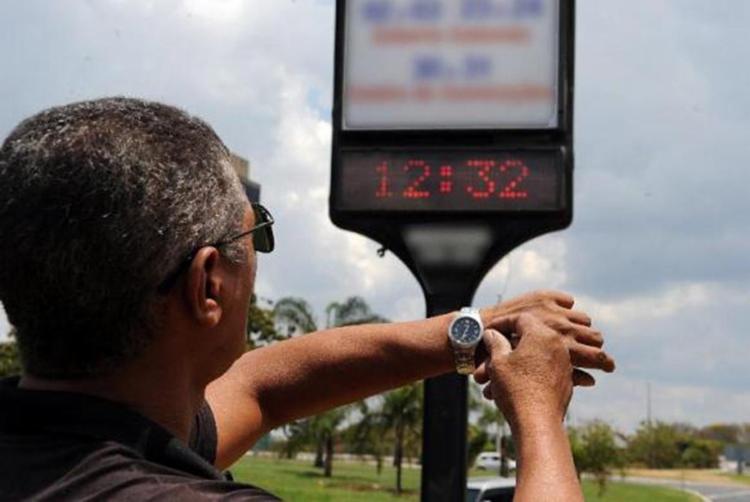 Governo fará enquete sobre o fim do horário de verão