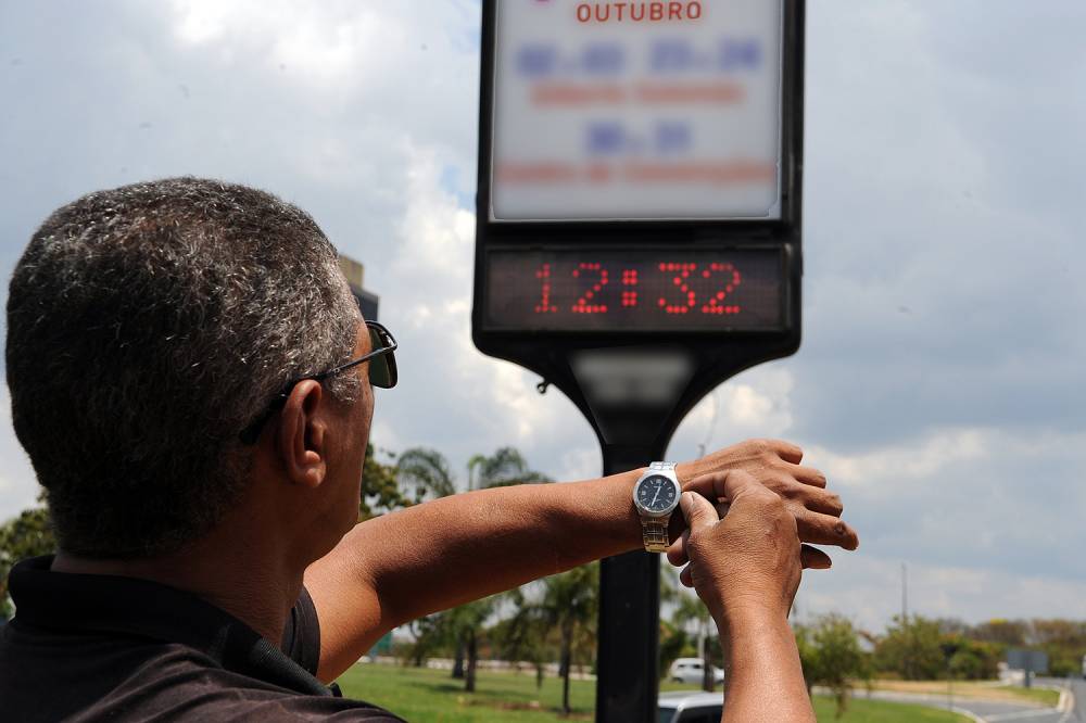 Governo decide manter o horário de verão 