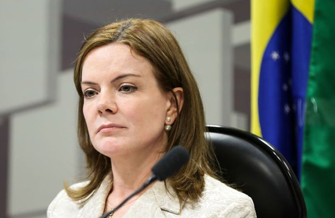 'Nossa prioridade é eleger o Lula', garante Gleisi Hoffmann