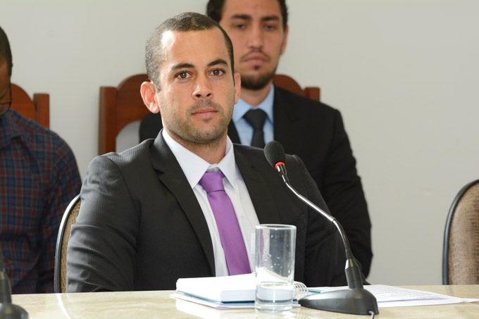 Theófilo vai indicar construção de piscina pública semiolímpica 