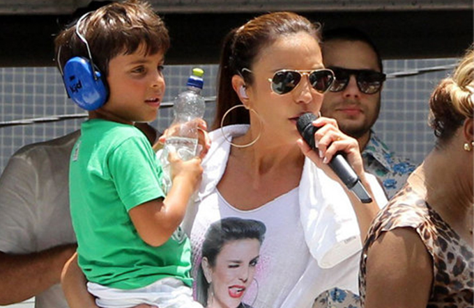 Marcelo, filho de Ivete Sangalo, ganha festa em Praia do Forte