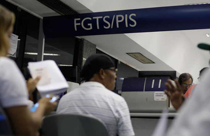 Relator inclui uso de FGTS para pagar dívida estudantil em reforma do Fies