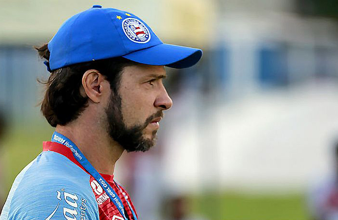 Bahia demite o técnico Preto Casagrande