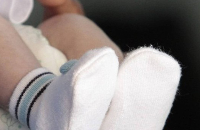 Bebê diagnosticada com DST após abuso sexual irá para abrigo
