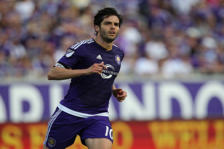 Kaká diz que pensa em encerrar carreira de jogador