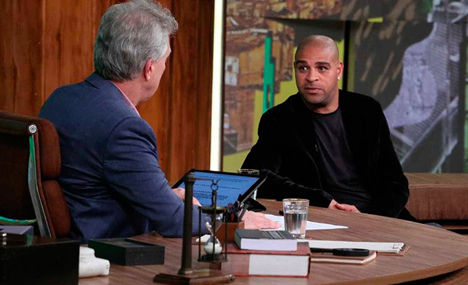 Adriano Imperador anuncia retorno aos gramados