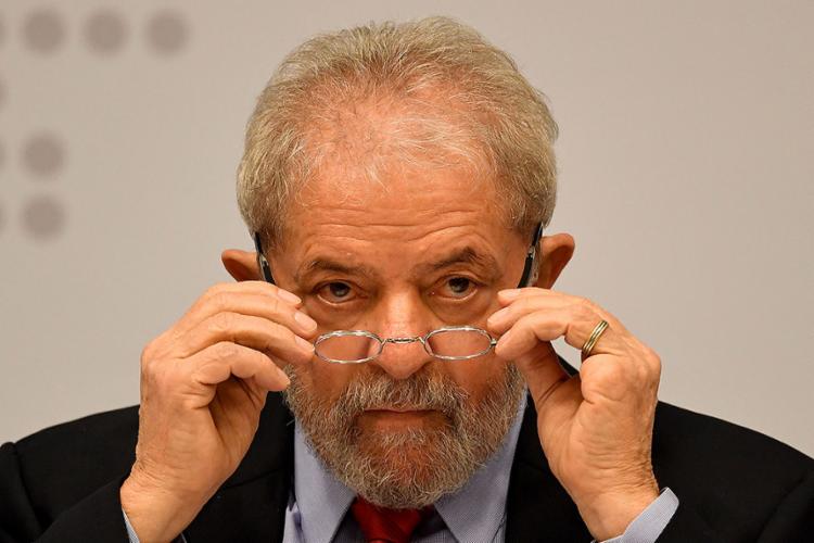 Lula afirma ter recibos originais de aluguel de apartamento