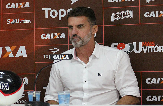 'Não há motivo para mexer demais', diz Mancini sobre o time