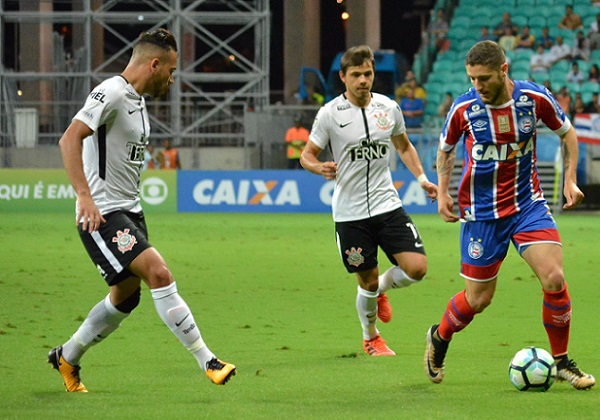 Bahia aproveita oportunidades e bate o Corinthians na Arena 