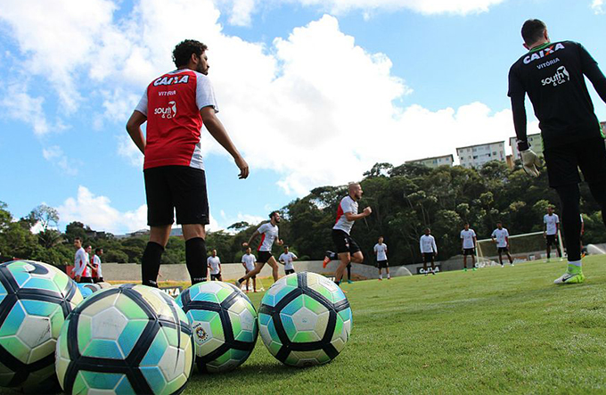 Vitória tenta quebrar tabu contra o Santos, hoje, às 19h