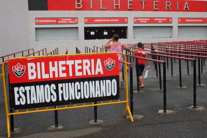 Vitória inicia venda de ingressos para jogo contra o Atlético-PR