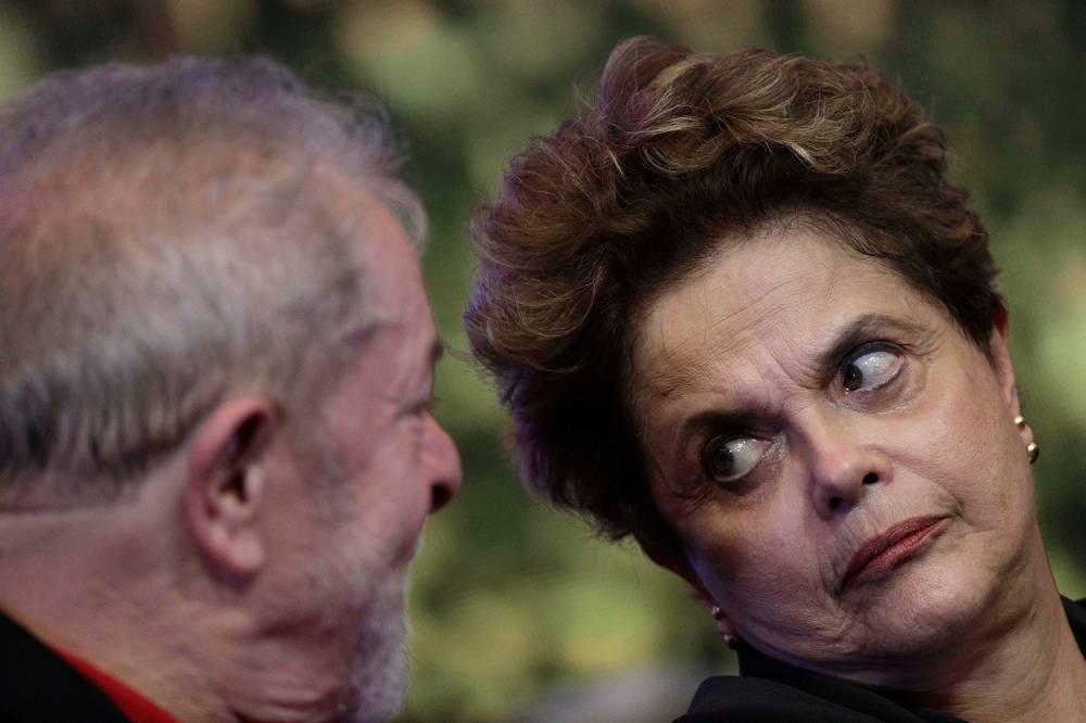 Lula afirma a jornal espanhol que Dilma errou e traiu os eleitores