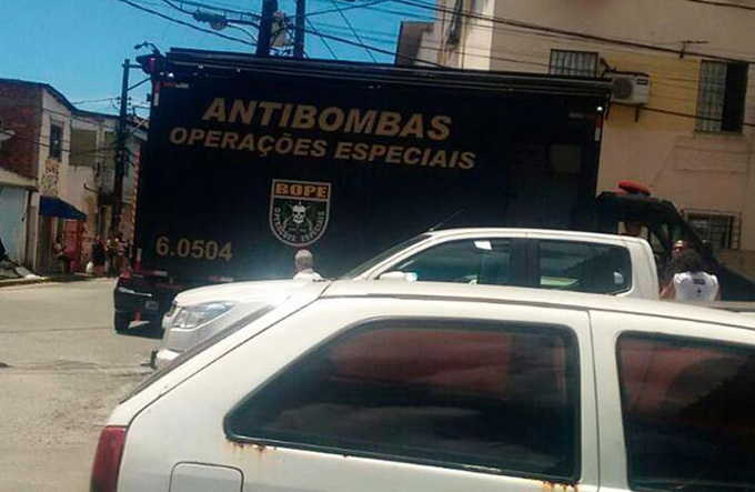 Bope é acionado após pacote com 'bomba' ser deixado em escola