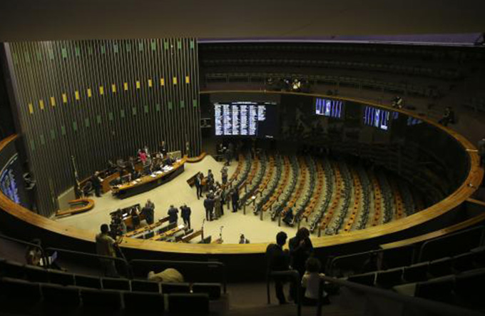 Plenário da Câmara aguarda quórum para dar início à votação