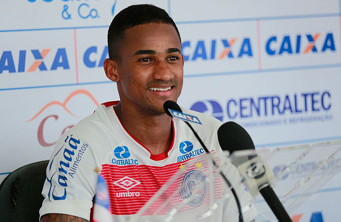 Um dos que mais jogaram no Bahia, Eduardo brinca com seca de gol