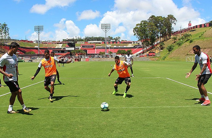 Leão prepara promoções e até 'bicho' para derrotar o Atlético-GO