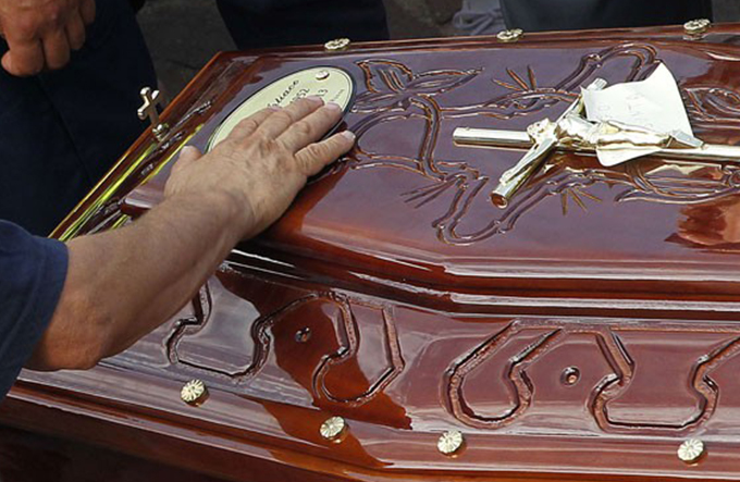 Declarado morto, homem respira durante velório 