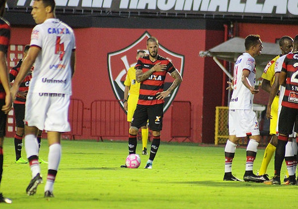 Em casa, Vitória fica no empate com o lanterna Atlético-GO