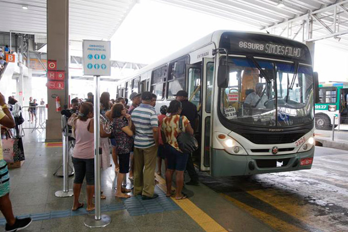 Linhas de ônibus metropolitanos são alteradas nesta segunda (30)