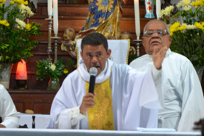 Padre Ednaldo se despede da comunidade católica de Mata