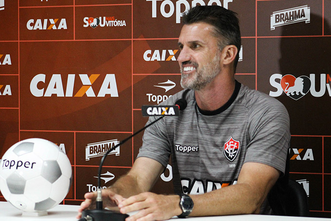 Mancini elogia atuação do Vitória contra o Vasco