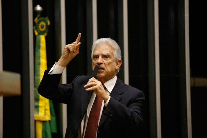 Câmara articula PEC para regular ‘supersalários’