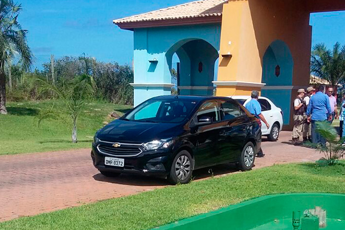 Taxista alega ter sido ameaçado por motorista da Uber em PF