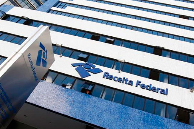 Receita vai cobrar impostos de benefícios extras de juízes