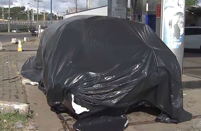 Carro explode enquanto era abastecido com GNV em Salvador