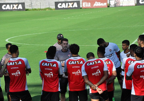 Mancini relaciona 19 atletas para enfrentar Grêmio