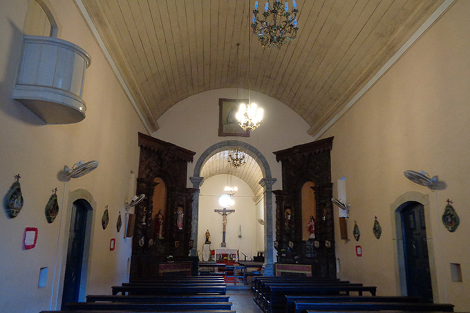 Homem é preso após invadir igreja e quebrar imagens de anjos